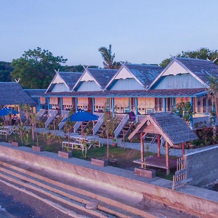 Moyo Island Resort Eksteriør bilde