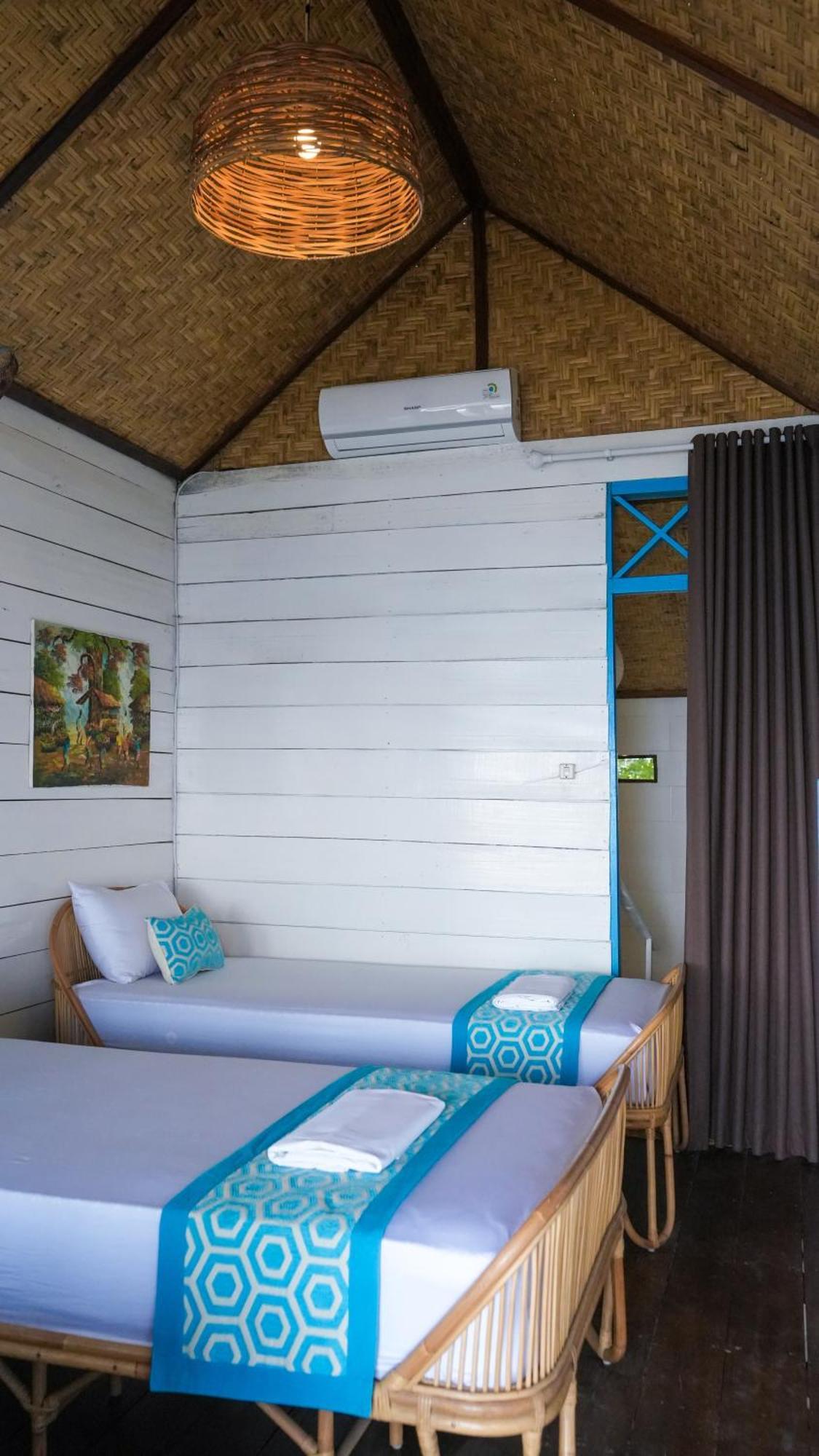 Moyo Island Resort Eksteriør bilde